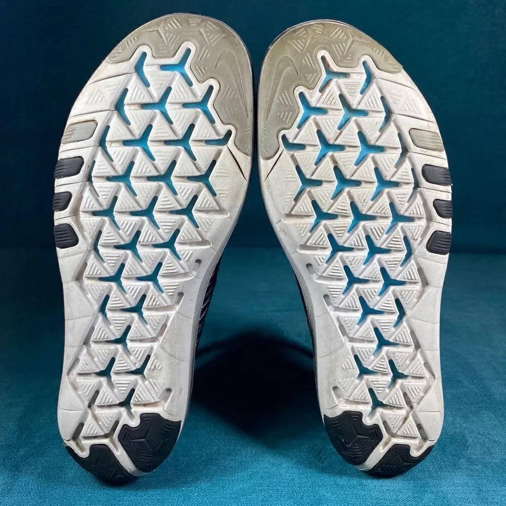 Size 6.5 - Women’s Nike Free Run Flyknit shoes